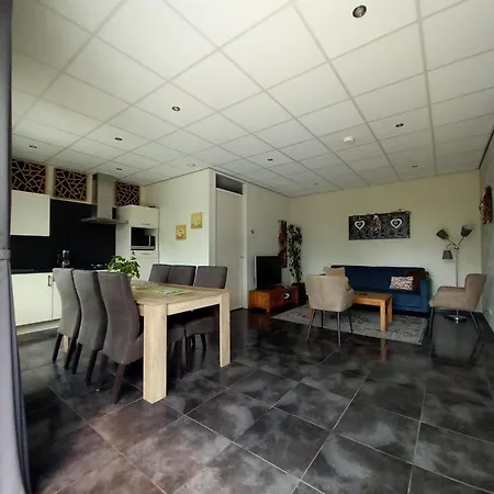 Vakantiehuis En Vakantiewoning 'ut Tumpke'